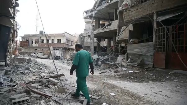 Siria: continua l'offensiva su Ghouta, bombardati anche gli ospedali Siria: continua l'offensiva su Ghouta, bombardati anche gli ospedali