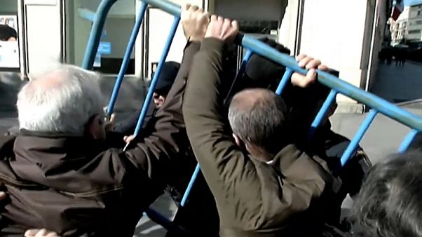 Jubilados protestan por la depreciación de sus pensiones Jubilados protestan por la depreciación de sus pensiones