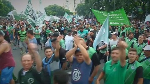 Arjantin'de şoförler meydanlarda