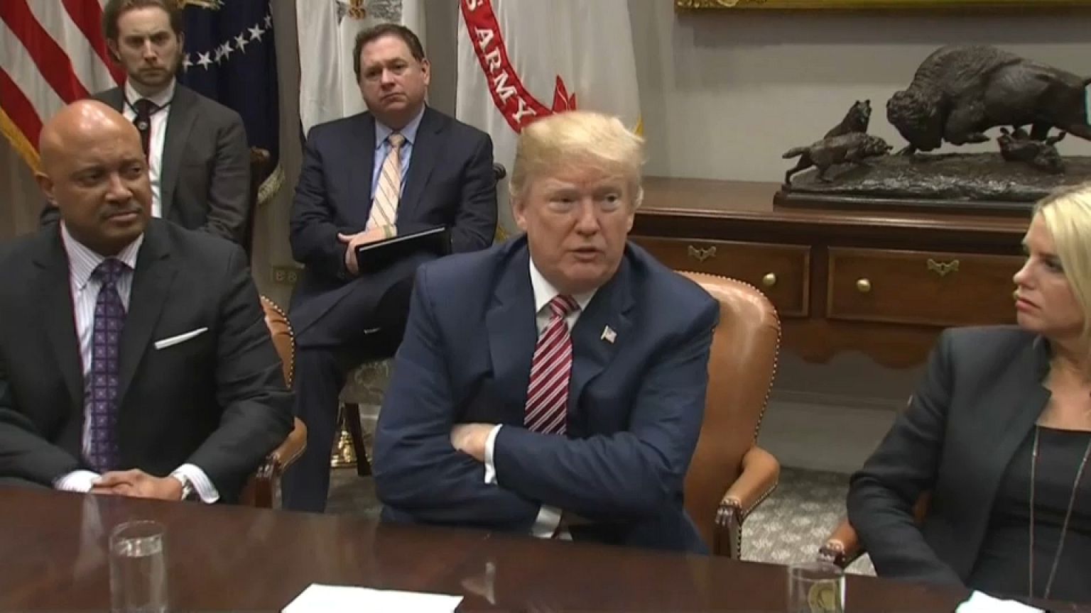 Trump defende mais rigor na venda de armas