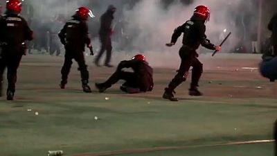 مقتل شرطي إسباني خلال مظاهرات بين مشجعي فريقي سبارتاك موسكو وأتليتيكو بلباو