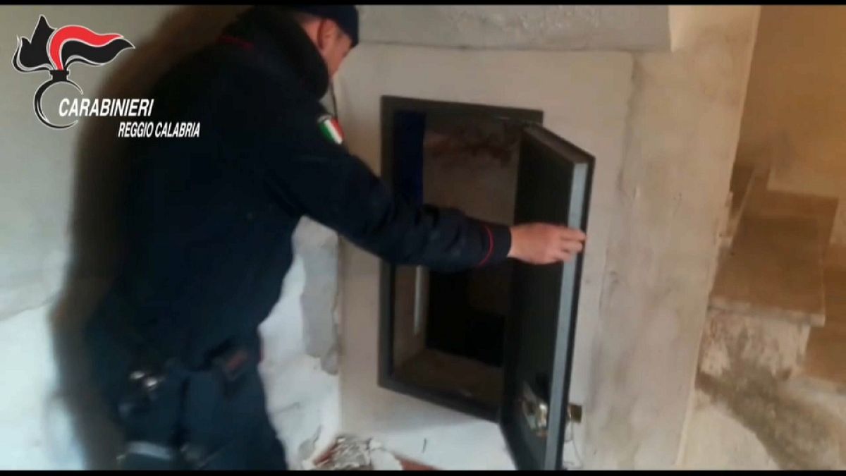 Calabria, carabinieri scoprono 3 bunker per latitanti di ndrangheta