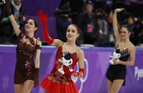 الروسية زاخيطوفا تفوز بالميدالية الذهبية وتصبح رمز التزحلق على الجليد