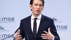 Kurz in Bedrängnis: Minister-Mitarbeiter beurlaubt, neues Nazi-Liederbuch gefunden 