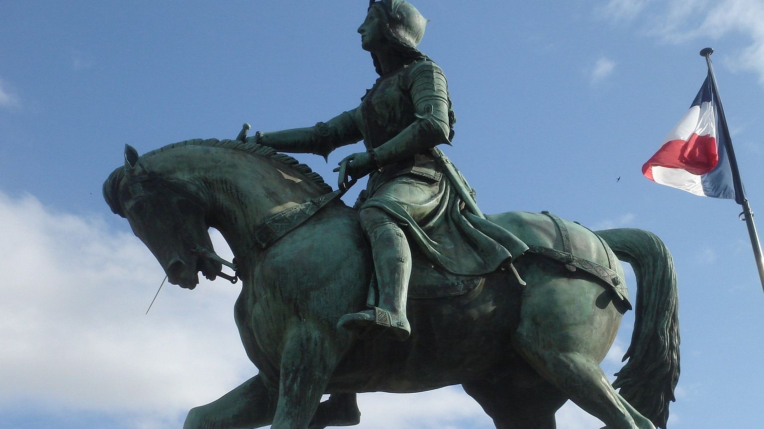 Rassistische Tweets gegen Jeanne-d'Arc-Darstellerin (17)