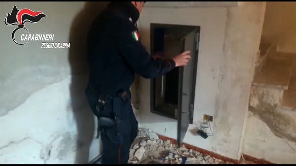 Los carabinieri hallan tres búnqueres de la 'Ndrangueta en Calabria Los carabinieri hallan tres búnqueres de la 'Ndrangueta en Calabria