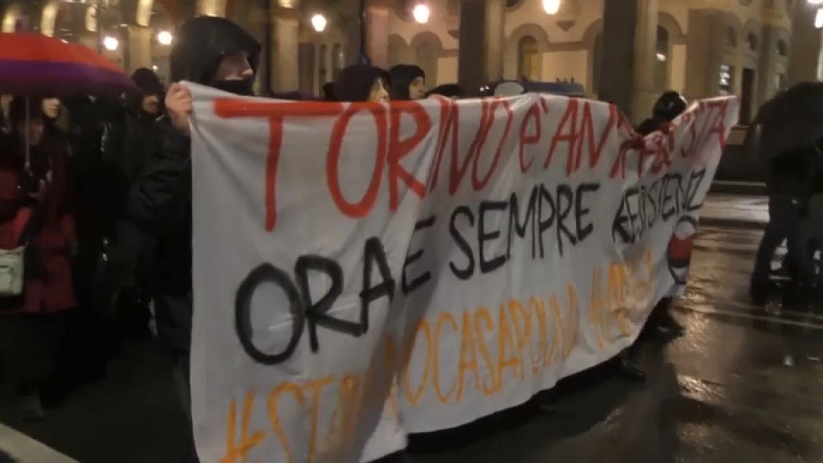Turin : affrontements entre manifestants anti-fascistes et police