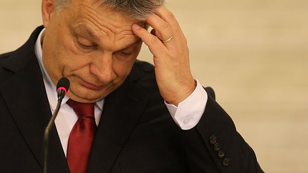 Orbán quer "pelo menos 500 milhões" para as cercas de proteção fronteiriça Orbán quer "pelo menos 500 milhões" para as cercas de proteção fronteiriça