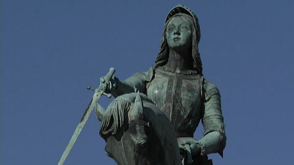 Полемика вокруг воплощения Жанны Д'Арк Полемика вокруг воплощения Жанны Д'Арк