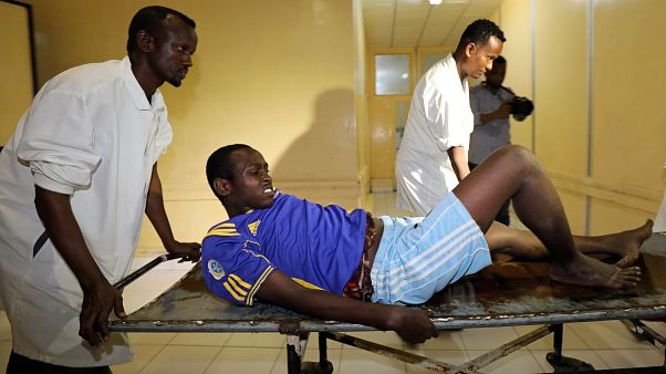 Al Shabab atenta en el palacio presidencial y deja al menos 20 muertos Al Shabab atenta en el palacio presidencial y deja al menos 20 muertos