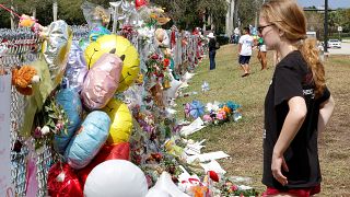 Florida, il ritorno a scuola degli insegnanti nella scuola del massacro