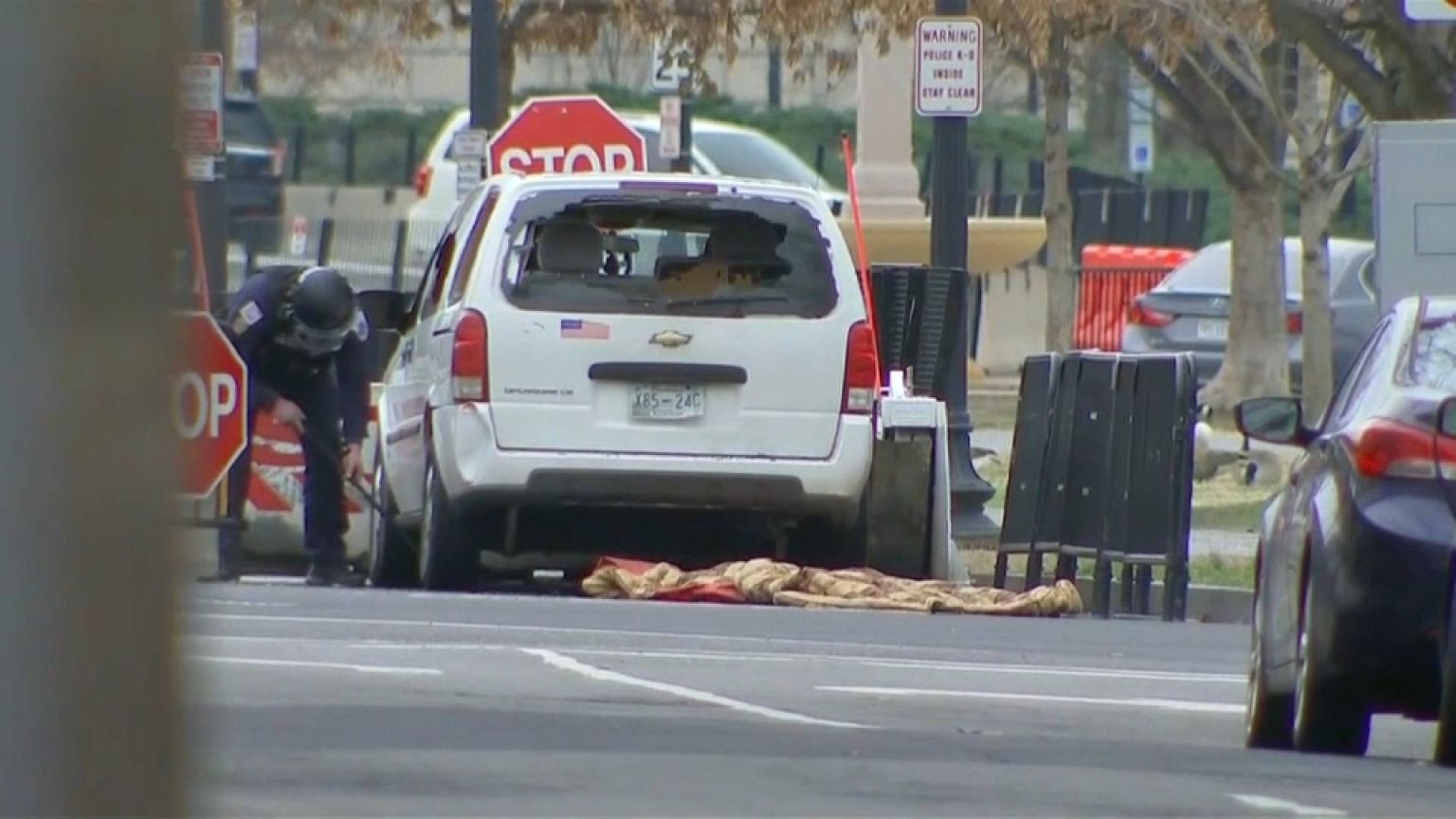 Una furgoneta se estrella frente a la Casa Blanca