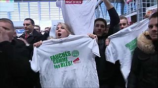 Französische Landwirte buhen Macron aus