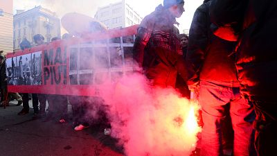 Cortei in varie città italiane, scontri a Milano tra manifestanti e polizia