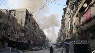  طائرات النظام السوري تستهدف الغوطة مجددا رغم الهدنة الأممية
