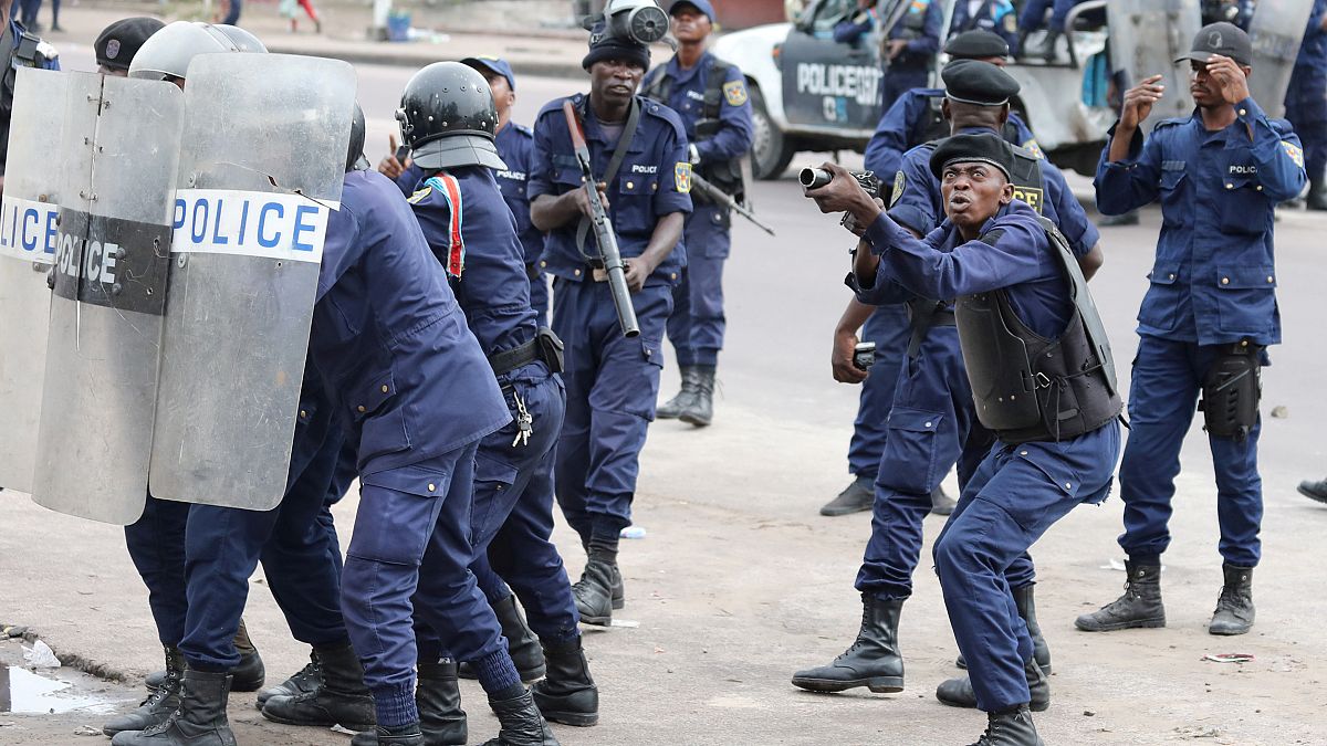Democratic Republic of Congo: one dead as security forces block protesters