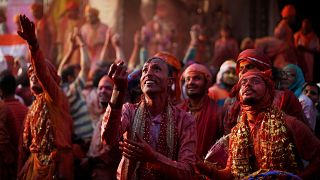 Pilgrims flock to India's Holi festival