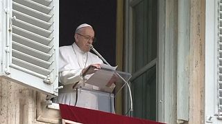 Pope Francis calls for end to violence in Syria