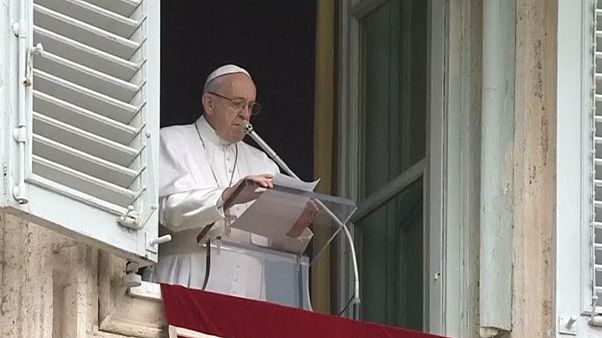 Pope Francis calls for end to violence in Syria Pope Francis calls for end to violence in Syria
