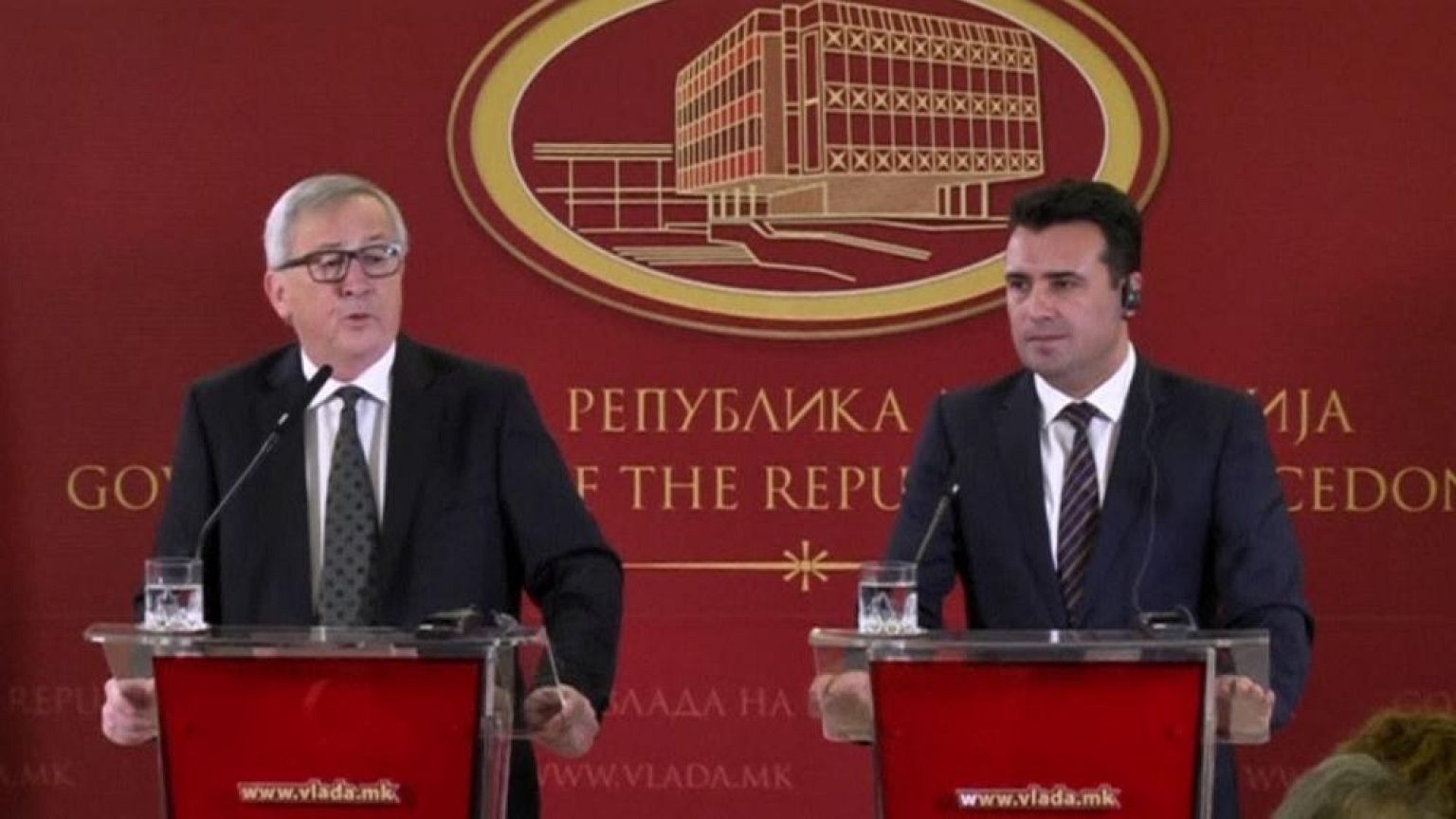 Juncker'den Makedonya'ya: İsim anlaşmazlığını çözün