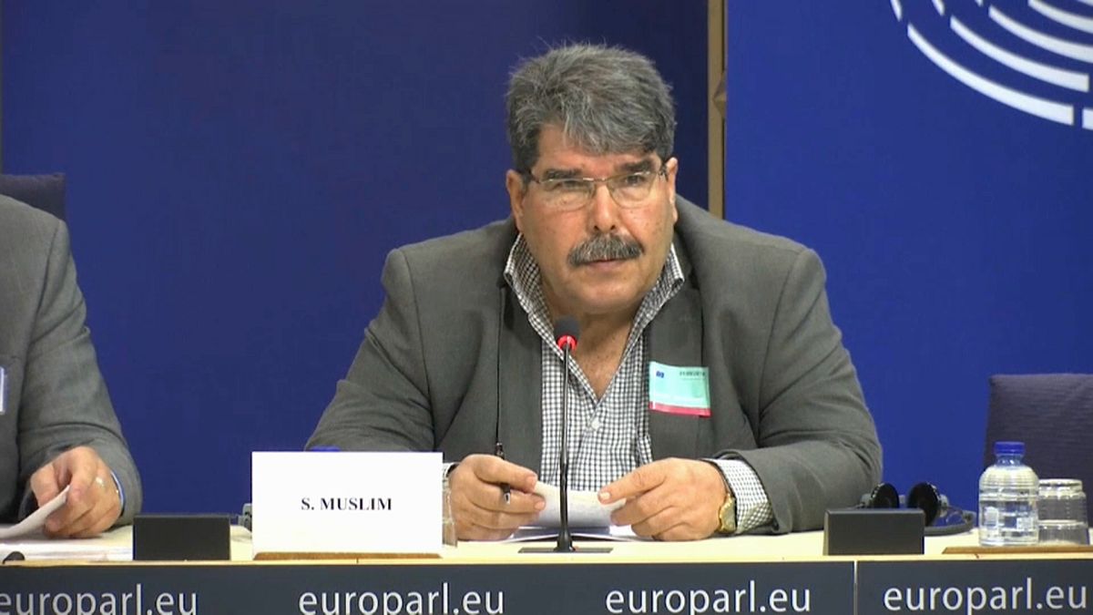 Político curdo da Síria detido em Praga a pedido da Turquia