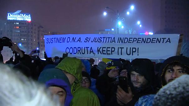 Romanians protest and call on Europe to protect them from corruption Romanians protest and call on Europe to protect them from corruption