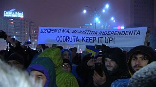 Corruption : des Roumains réclament la démission du ministre de la Justice