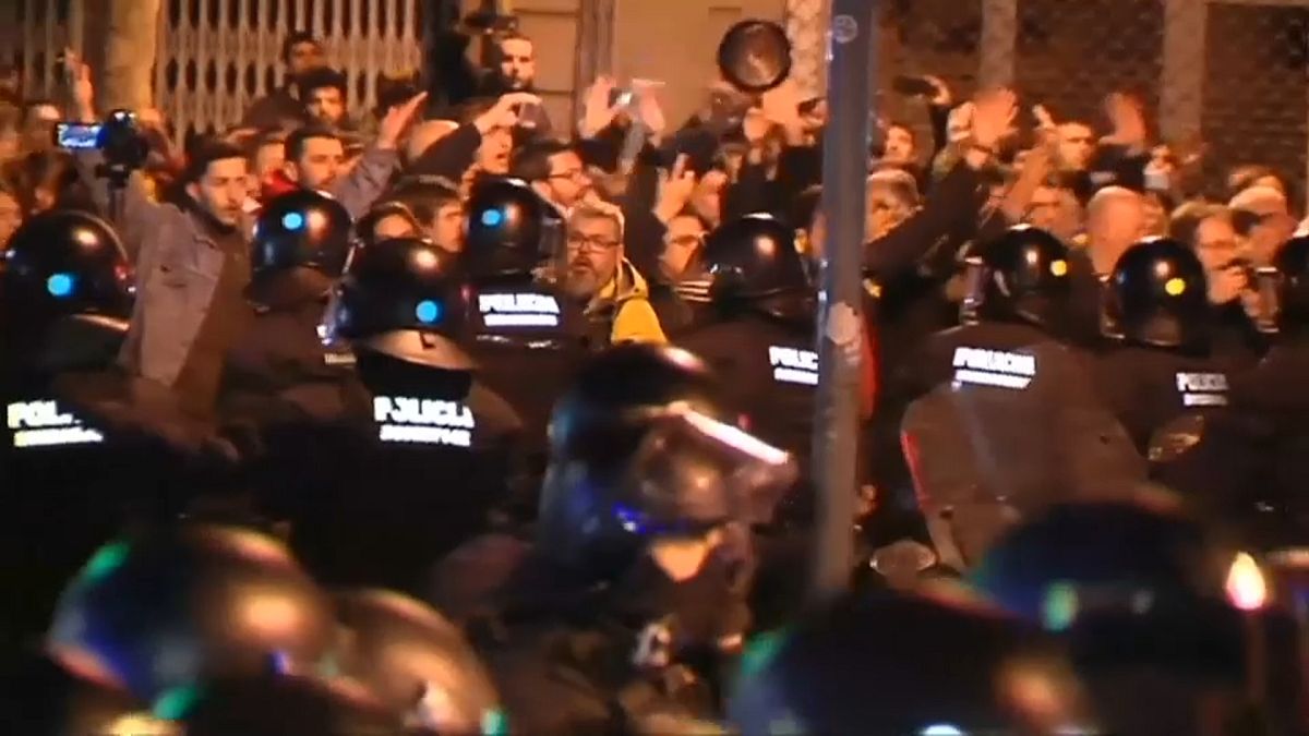 Visit by King Felipe to Barcelona sparks riot