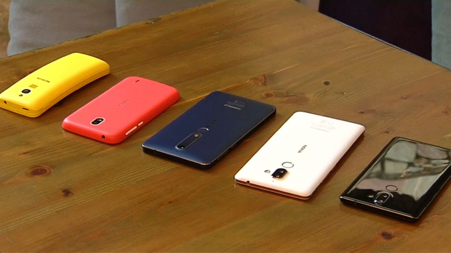 Son model cep telefonları görücüye çıktı