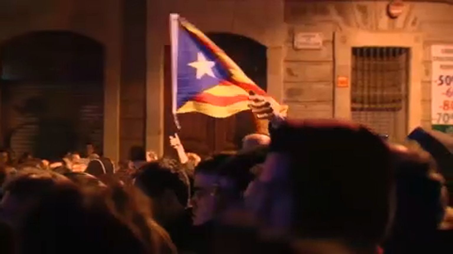 Tüntetők fogadták a királyt Barcelonában