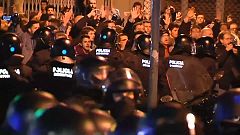Proteste a Barcellona per l'arrivo del re