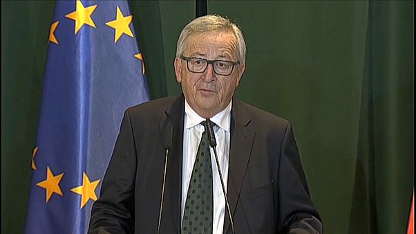 Bruxelas vai ajudar a Albânia a entrar na União Europeia Bruxelas vai ajudar a Albânia a entrar na União Europeia
