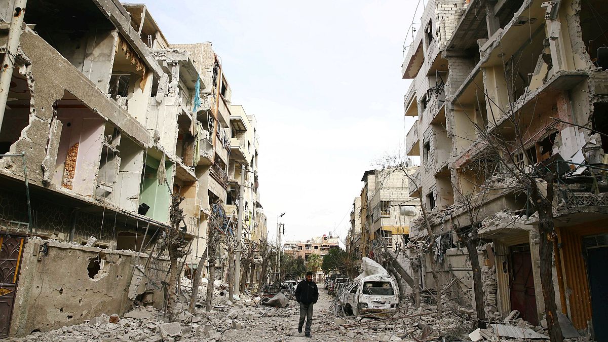 Putin orders daily 'humanitarian corridor' in Eastern Ghouta 