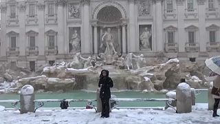 Roma desperta coberta de neve