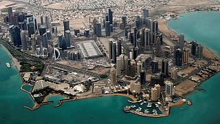 فودافون تبيع حصتها في قطر