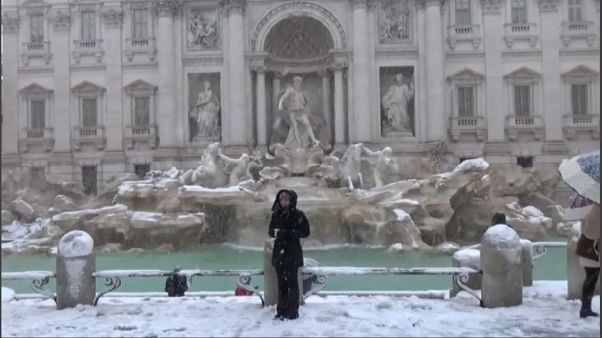 Lo spettacolo di Roma sotto la neve Lo spettacolo di Roma sotto la neve
