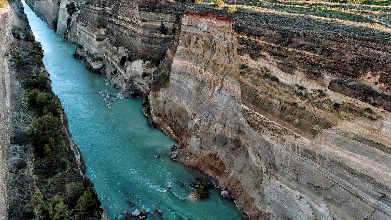 Κλείνει προσωρινά η διώρυγα της Κορίνθου