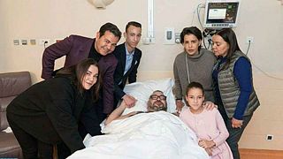 ملك المغرب يجري عملية جراحية في القلب بباريس 