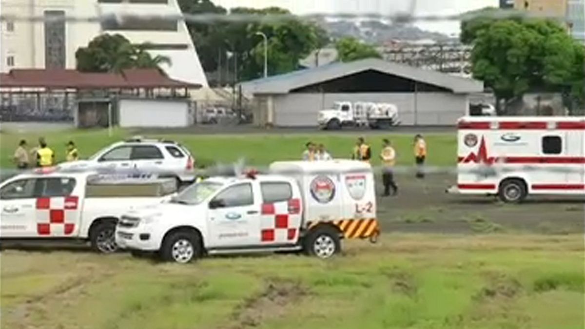 Duas pessoas caem de avião em Guayaquil