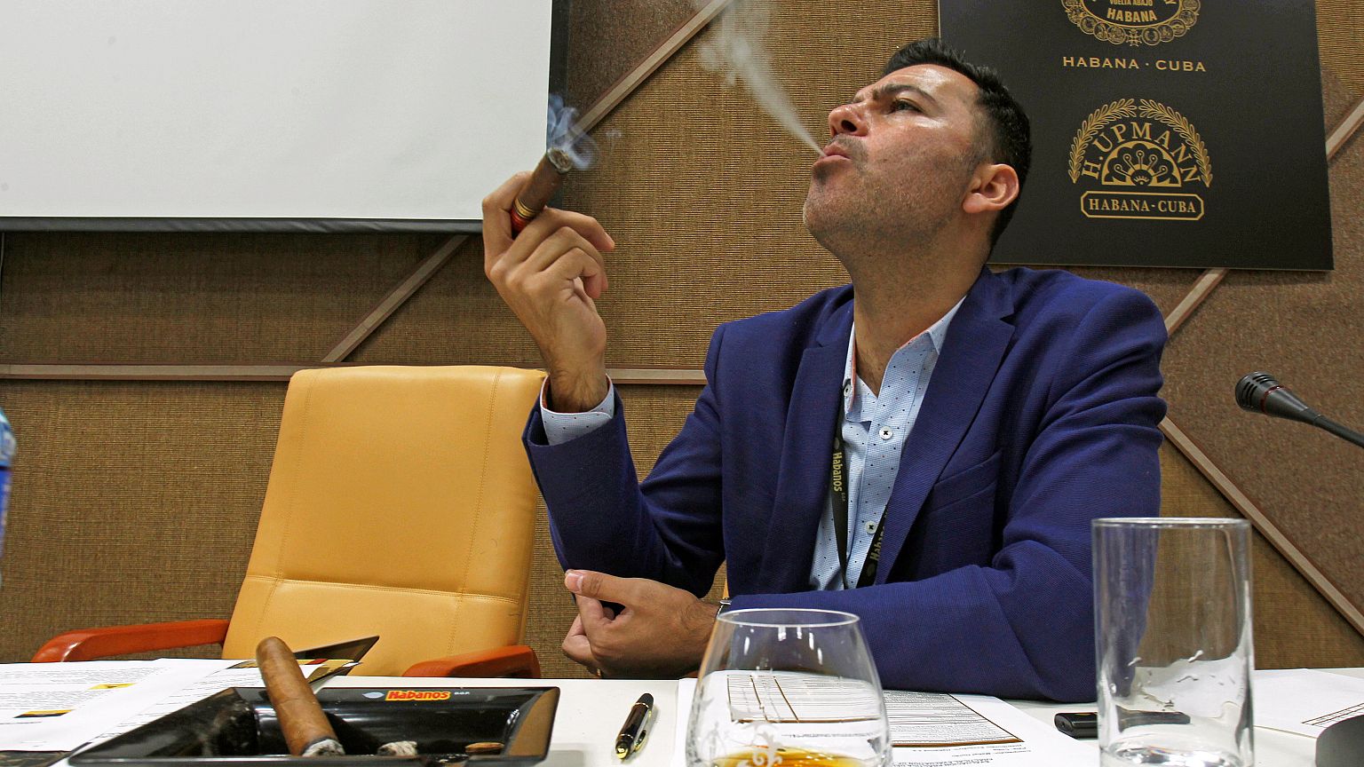 Ρεκόρ πωλήσεων για τα πούρα Αβάνας