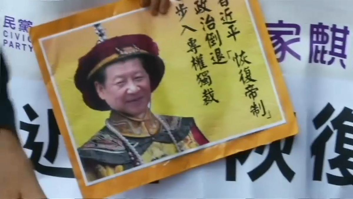 Hong Kong protest against 'lifelong presidency' for President Xi