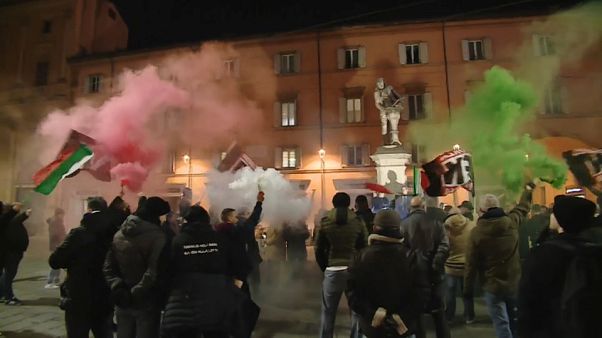 Il politologo: "La democrazia è in crisi e i partiti in coma" Il politologo: "La democrazia è in crisi e i partiti in coma"
