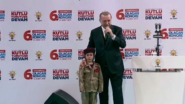 انتقاد از اردوغان به دلیل آرزوی شهادت برای دختری ۶ ساله انتقاد از اردوغان به دلیل آرزوی شهادت برای دختری ۶ ساله