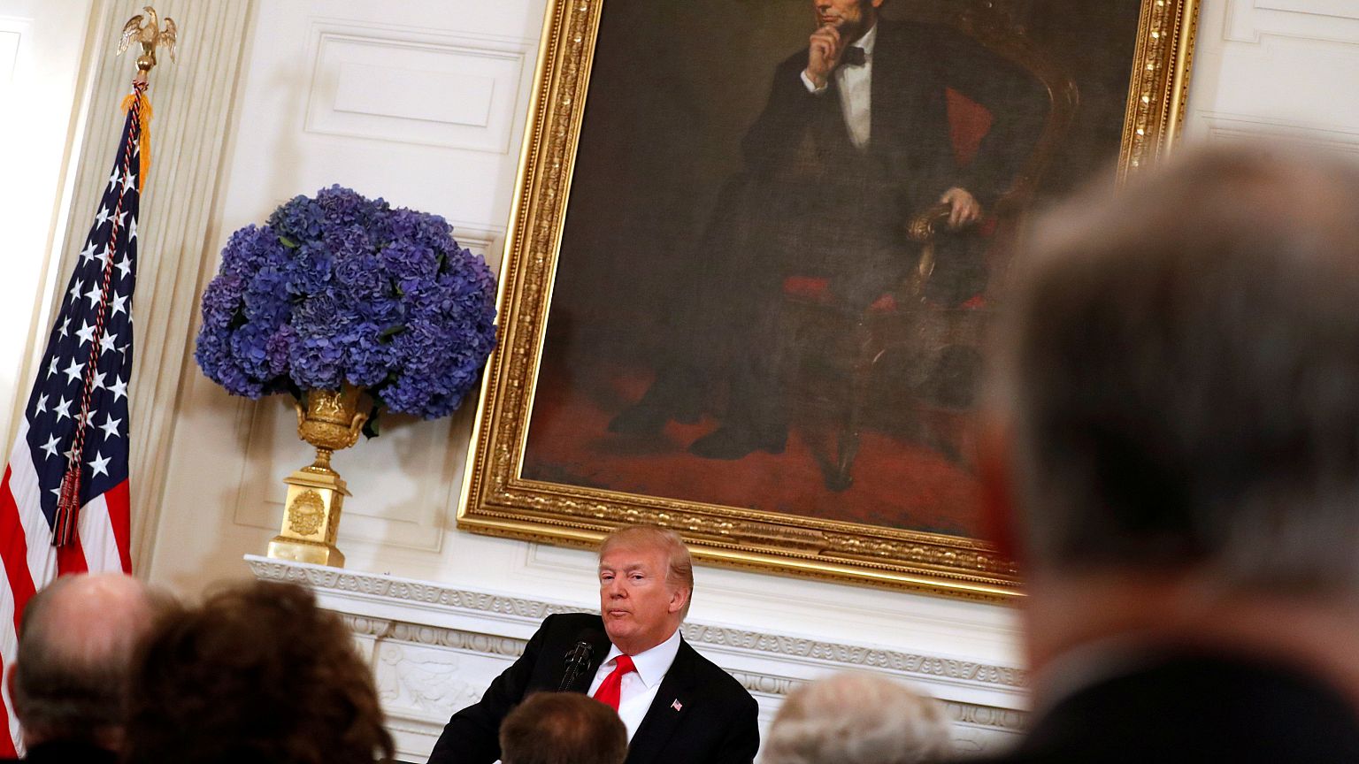 Trump diz que teria agido mesmo desarmado na Florida