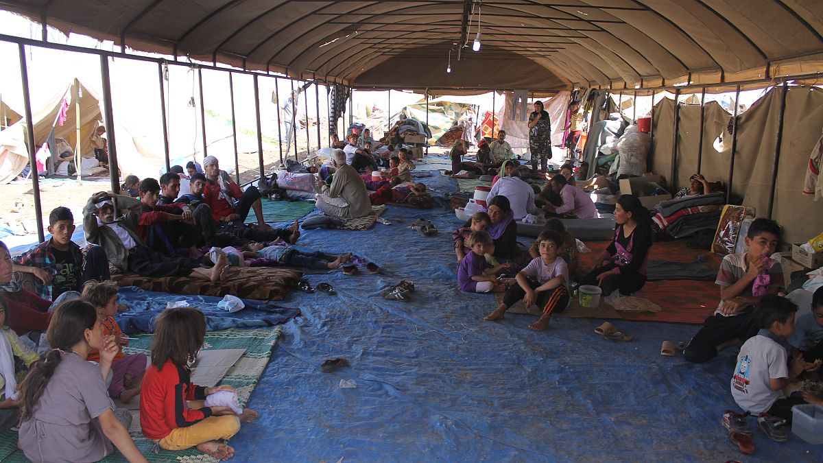 	  أم وأب عراقيان و3 أطفال يلقون مصرعهم متجمدين من شدة البرد على حدود تركيا 