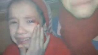 Alaa, a irmã de Noor, ferida após um bombardeamento (vídeo no Twitter)
