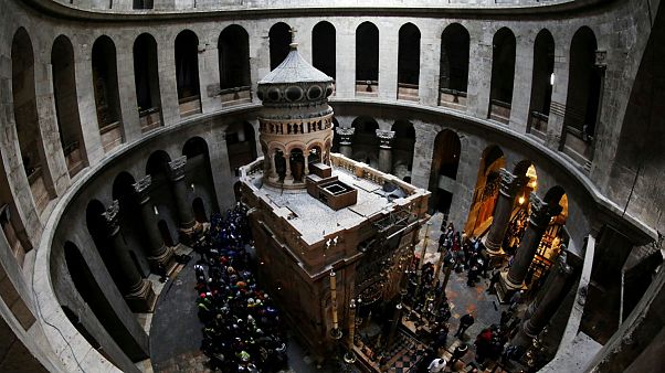 Újranyitották a jeruzsálemi Szent Sír-bazilikát Újranyitották a jeruzsálemi Szent Sír-bazilikát