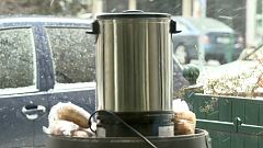 Húngaros combatem o frio com chá quente