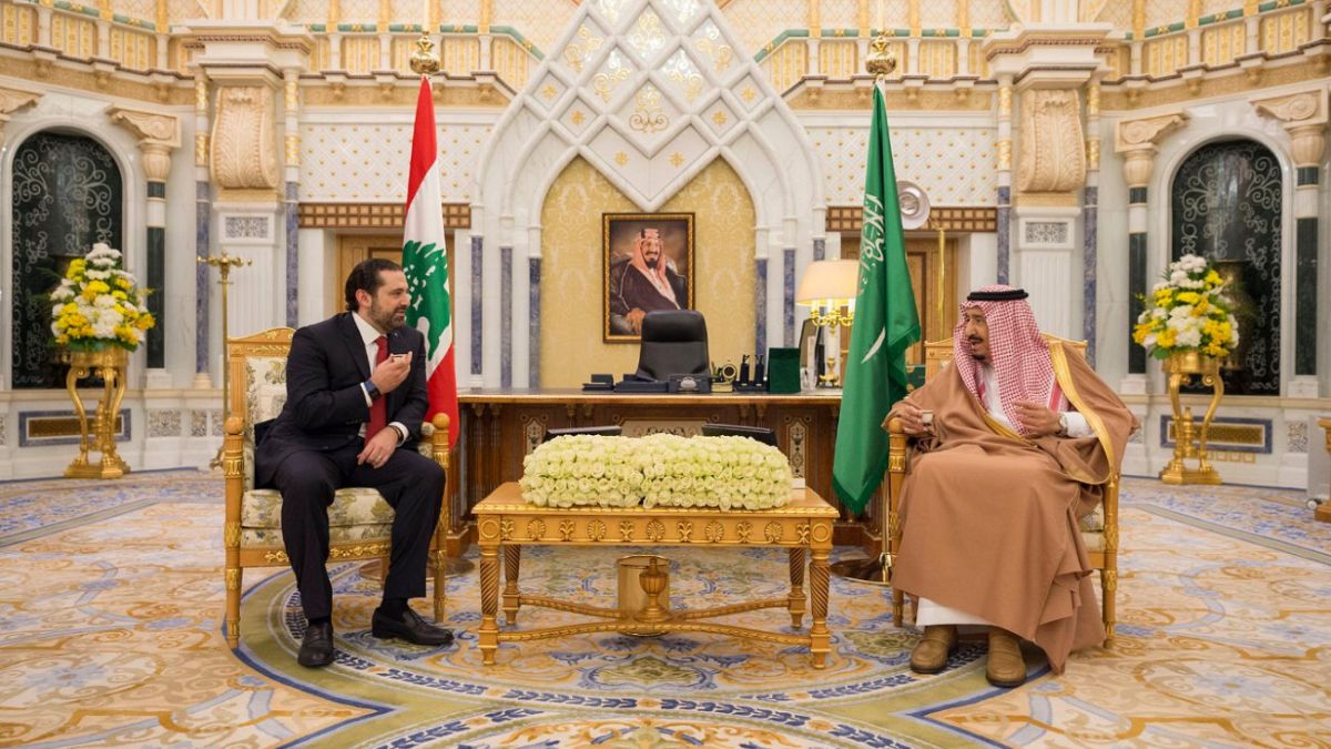 العاهل السعودي الملك سلمان  مع رئيس الوزراء اللبناني سعد الحريري بالرياض