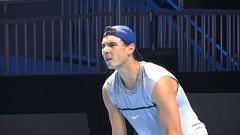 Nadal visszalépett